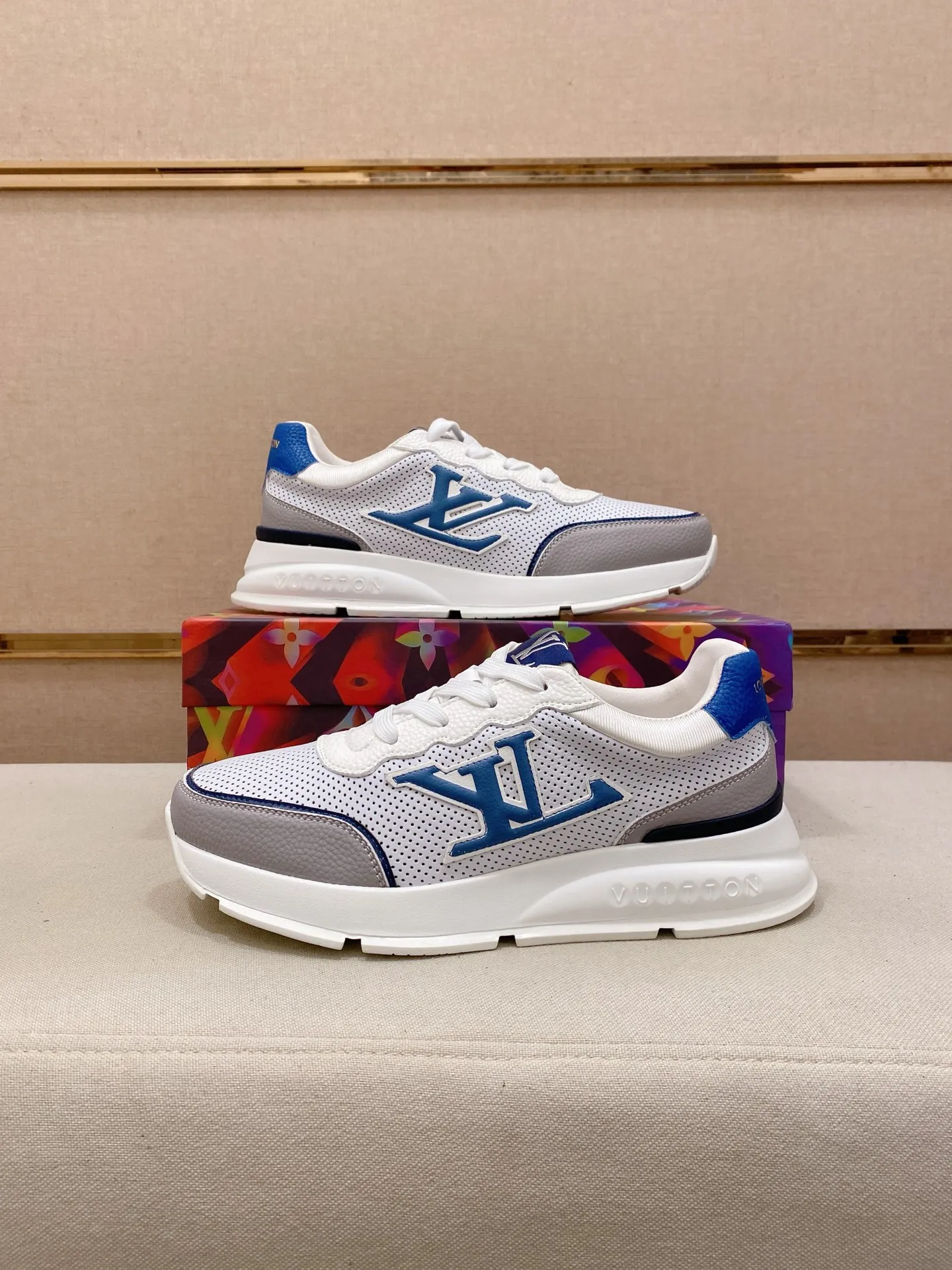 Men's shoes: 442💰🎉🎉LV~Louis Vuitton trendy men's shoes, new shipments, latest matching, the same style as the official website, super high quality, hot sales of the season [strong][strong][strong]Selected first-layer cowhide, comfortable sheepskin lining, original last, comfortable on the foot, wear-resistant rubber outsole, size: 38-44.